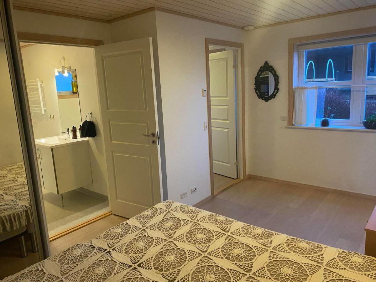 Comfy In The Center Apartment ทอร์สเฮาน์ ภายนอก รูปภาพ